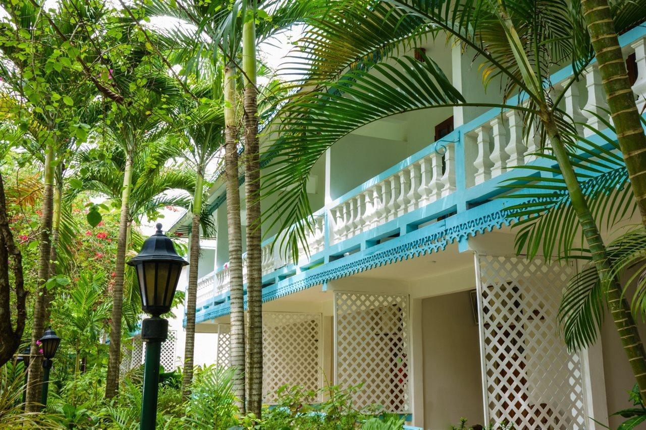 Legends Beach Resort Negril Exterior photo